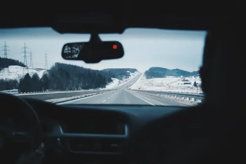 Podróżowanie po Polsce - wypożyczalnie samochodów jako alternatywa dla transportu publicznego